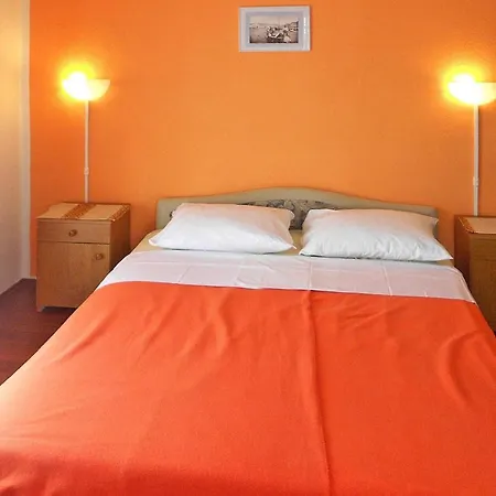 Apartment Manceta - Cis01263-dye *
